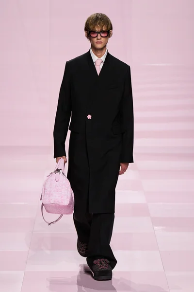 Look 76